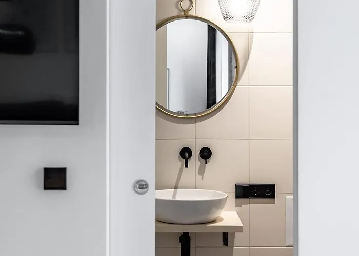 Brick & Beam Loft Duplex -30sqm- Near Antonplatz アパート