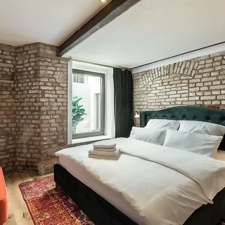 Апартаменты Brick & Beam Loft Duplex -30sqm- Near Antonplatz Берлин