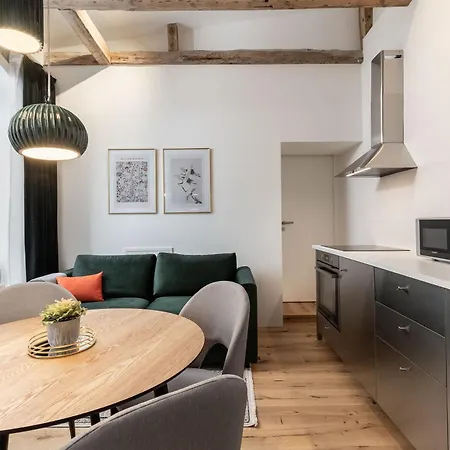 Brick & Beam Loft Duplex -30sqm- Near Antonplatz 公寓 柏林