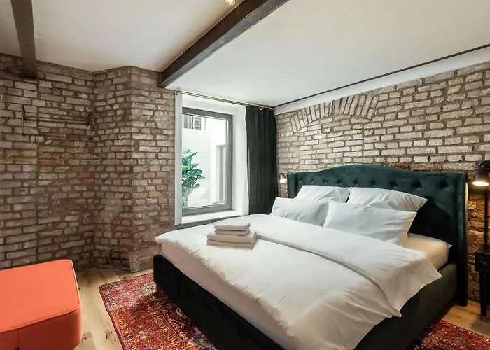 아파트 Brick & Beam Loft Duplex -30sqm- Near Antonplatz 베를린
