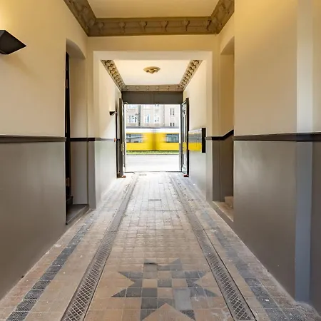 Brick & Beam Loft Duplex -30sqm- Near Antonplatz Apartmán Berlín