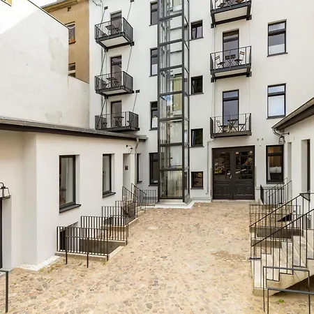 Brick & Beam Loft Duplex -30sqm- Near Antonplatz Apartman *