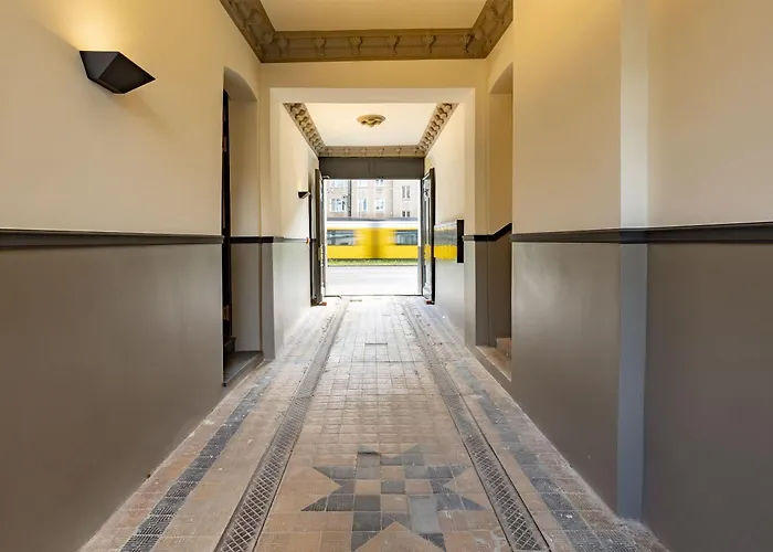 Brick & Beam Loft Duplex -30sqm- Near Antonplatz דירה ברלין