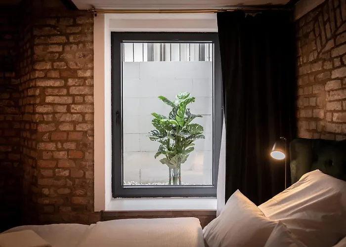 Brick & Beam Loft Duplex -30sqm- Near Antonplatz * Berlin