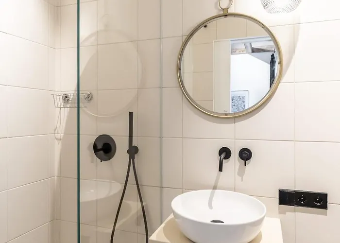 דירה Brick & Beam Loft Duplex -30sqm- Near Antonplatz *